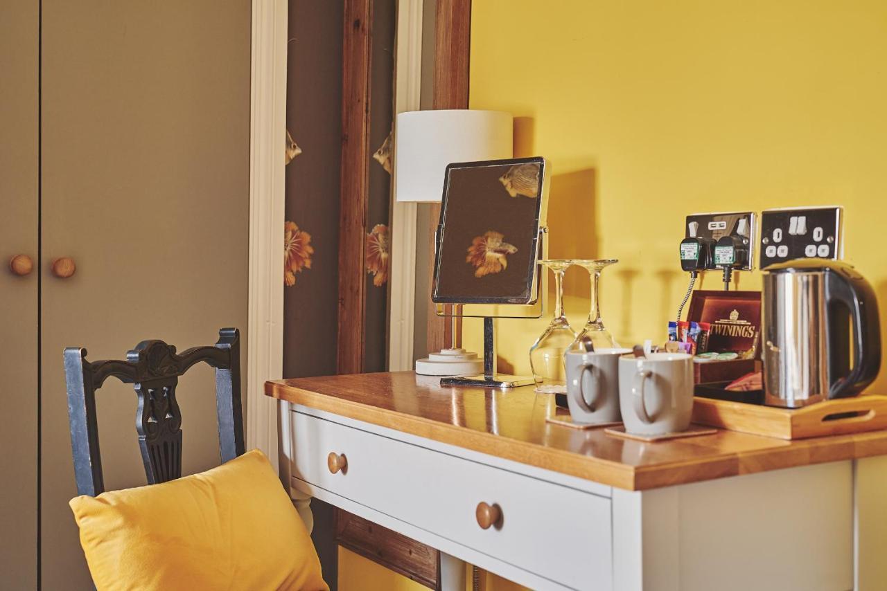 The Lansdowne Guest House Bourton-on-the-Water Extérieur photo A Nespresso machine