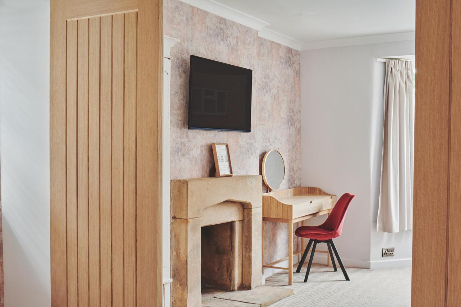 The Lansdowne Guest House Bourton-on-the-Water Extérieur photo Interior doors