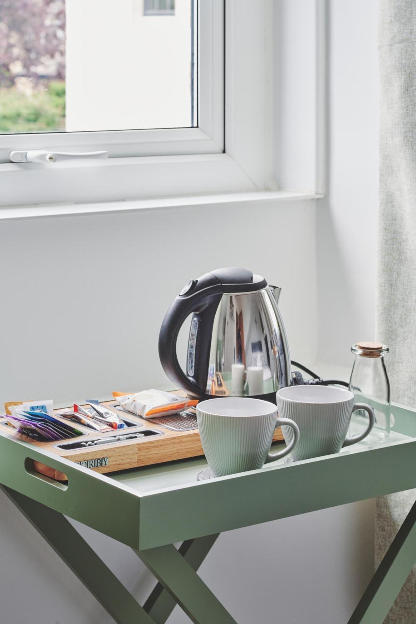 The Lansdowne Guest House Bourton-on-the-Water Extérieur photo A kettle