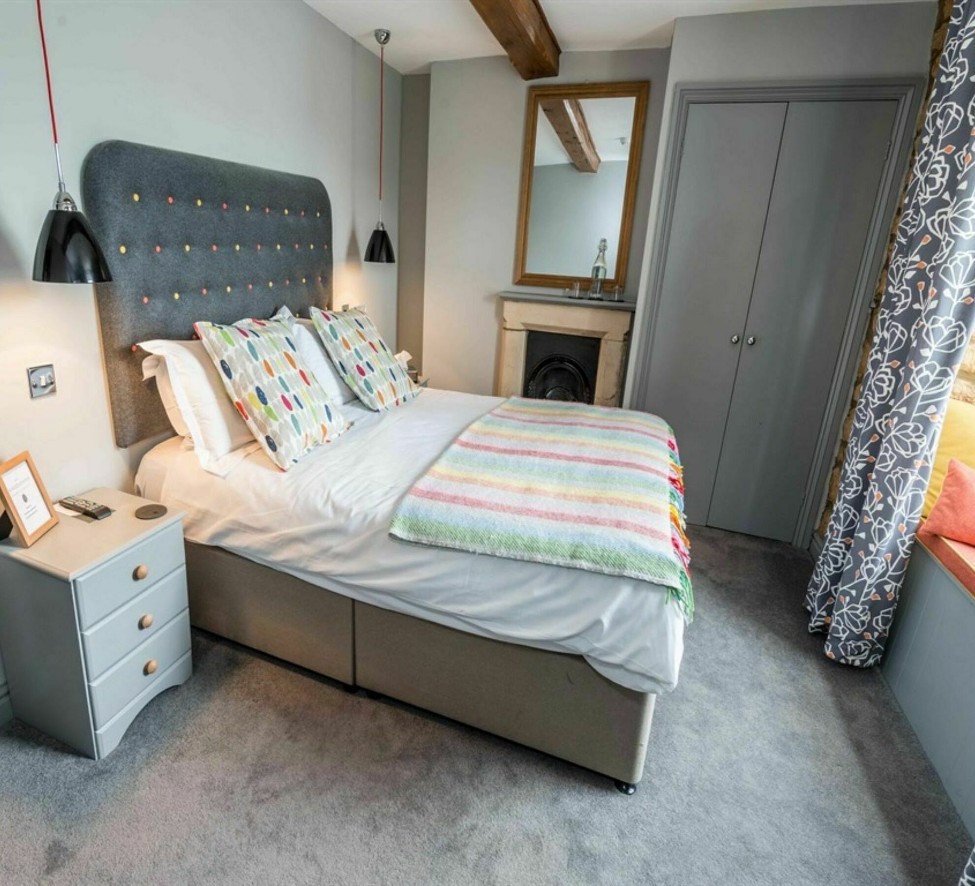 The Lansdowne Guest House Bourton-on-the-Water Extérieur photo A bedroom in a static