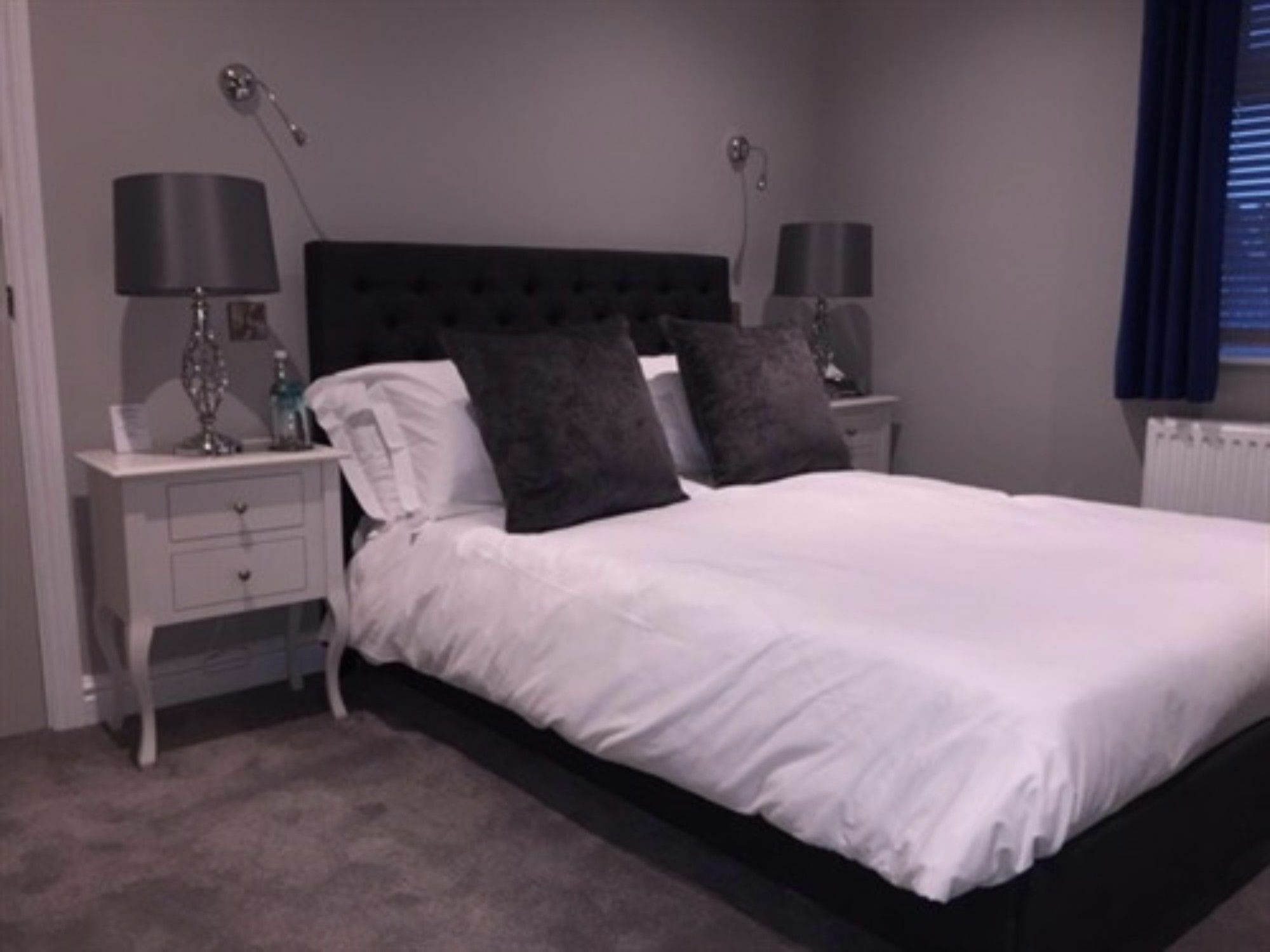 The Lansdowne Guest House Bourton-on-the-Water Extérieur photo A bedroom at the hotel