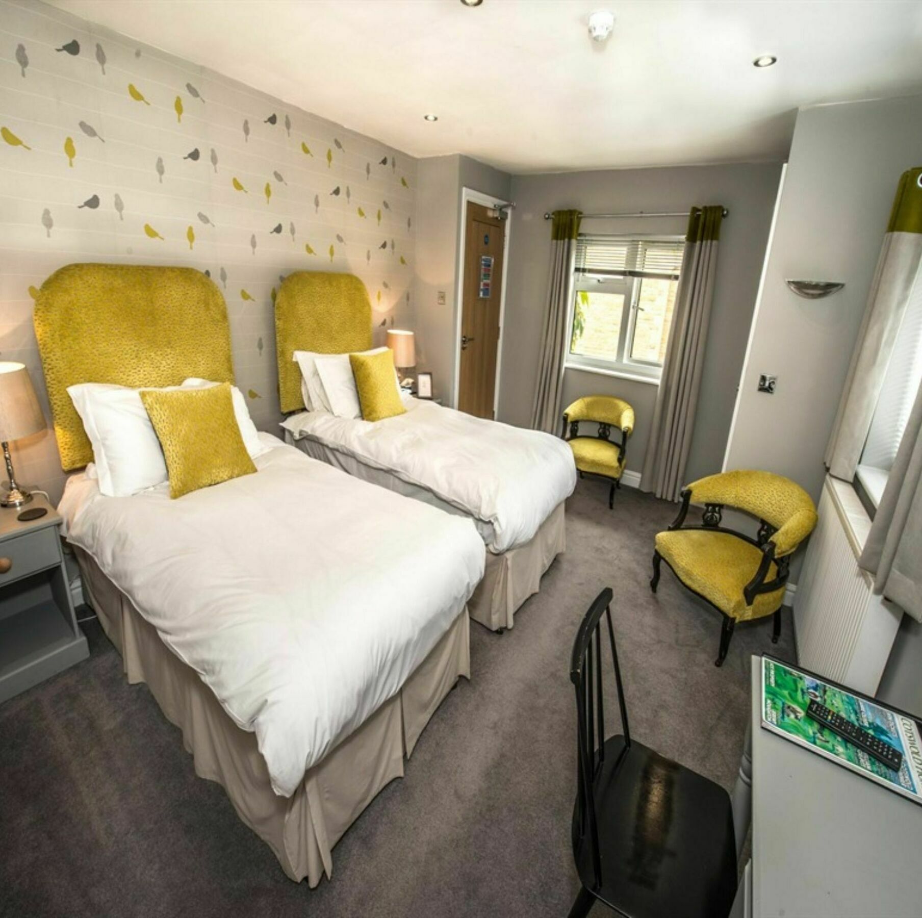 The Lansdowne Guest House Bourton-on-the-Water Extérieur photo A room at The Old Vicarage Hotel